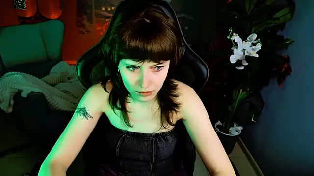 Snapshot of LolaAsmus chatting on 04-09-26, 03:51 LolaAsmus online show from 04-09-26, 03:51