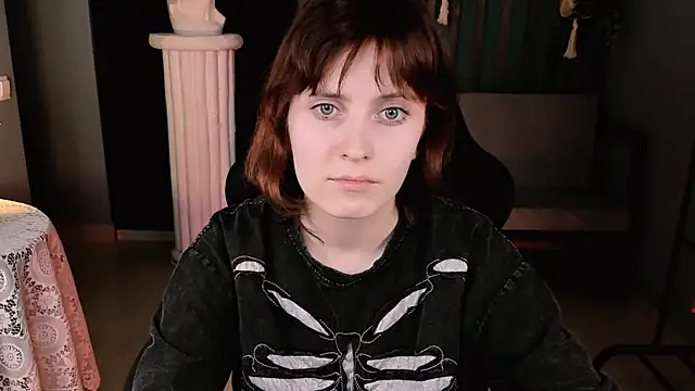 Snapshot of LolaAsmus chatting on 03-18-25, 04:39 LolaAsmus online show from 03-18-25, 04:39
