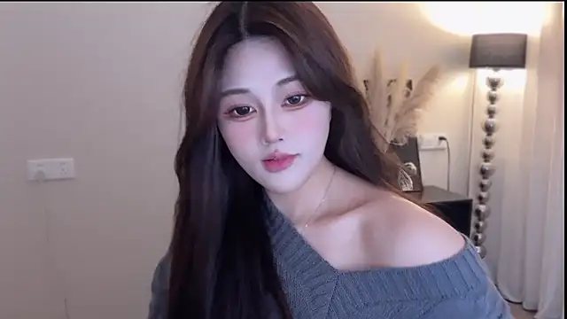 Snapshot of Strawberrybabyy1 chatting on 12-17-25, 04:12 Strawberrybabyy1 online show from 12-17-25, 04:12