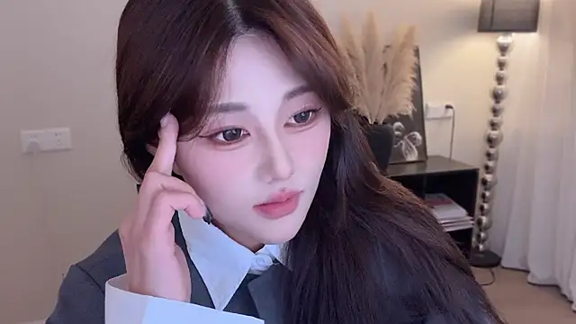 Snapshot of Strawberrybabyy1 chatting on 11-19-25, 01:33 Strawberrybabyy1 online show from 11-19-25, 01:33