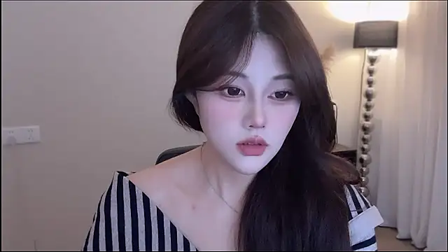 Snapshot of Strawberrybabyy1 chatting on 12-03-25, 03:44 Strawberrybabyy1 online show from 12-03-25, 03:44