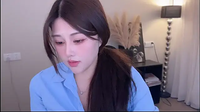 Snapshot of Strawberrybabyy1 chatting on 11-22-25, 04:33 Strawberrybabyy1 online show from 11-22-25, 04:33