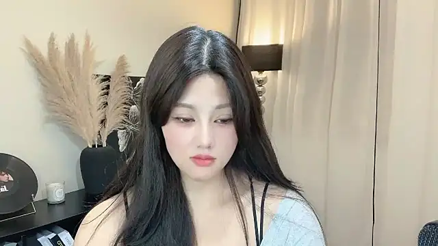 Strawberrybabyy1 online show from 03-08-25, 03:13