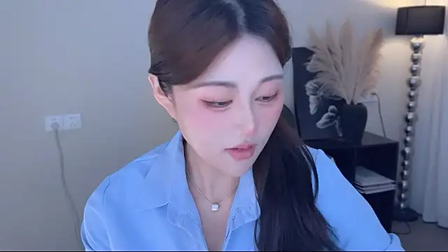 Snapshot of Strawberrybabyy1 chatting on 10-28-25, 03:11 Strawberrybabyy1 online show from 10-28-25, 03:11