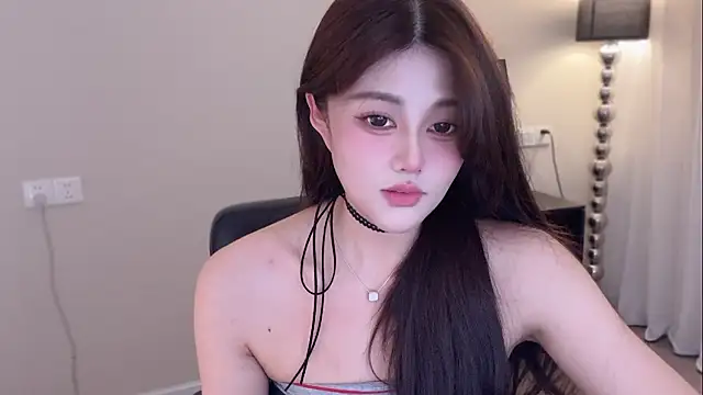 Snapshot of Strawberrybabyy1 chatting on 11-08-25, 04:32 Strawberrybabyy1 online show from 11-08-25, 04:32