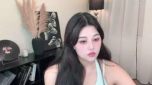 Strawberrybabyy1 online show from 03-02-25, 01:42