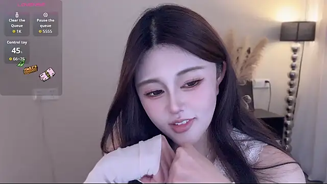 Snapshot of Strawberrybabyy1 chatting on 01-05-26, 05:27 Strawberrybabyy1 online show from 01-05-26, 05:27