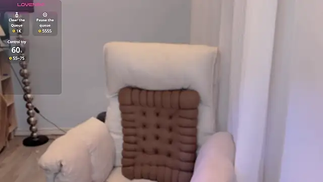 Strawberrybabyy1 online show from 12-28-24, 05:03