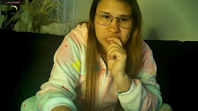 Snapshot of meichang452 chatting on 03-03-26, 04:52 meichang452 online show from 03-03-26, 04:52