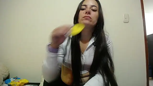 Snapshot of sofi_66 chatting on 03-12-25, 11:33 sofi 66 online show from 03-12-25, 11:33