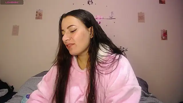 Snapshot of sofi_66 chatting on 10-10-25, 04:13 sofi 66 online show from 10-10-25, 04:13