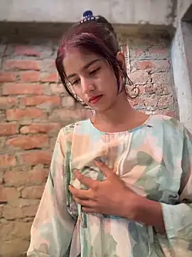 Snapshot of DiyAsingHh chatting on 03-05-25, 02:14 DiyAsingHh online show from 03-05-25, 02:14