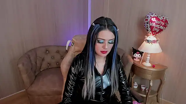 Snapshot of SoffiQueen chatting on 02-21-25, 01:11 SoffiQueen online show from 02-21-25, 01:11