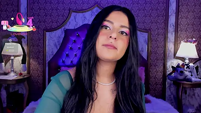 Snapshot of SoffiQueen chatting on 03-14-26, 01:39 SoffiQueen online show from 03-14-26, 01:39