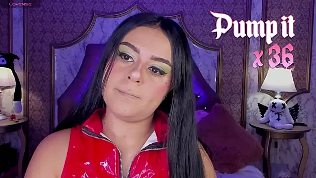 Snapshot of SoffiQueen chatting on 04-16-26, 03:13 SoffiQueen online show from 04-16-26, 03:13