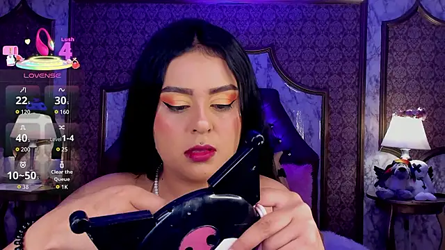 Snapshot of SoffiQueen chatting on 03-12-26, 02:10 SoffiQueen online show from 03-12-26, 02:10