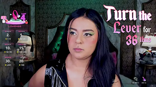 Snapshot of SoffiQueen chatting on 03-06-26, 02:01 SoffiQueen online show from 03-06-26, 02:01