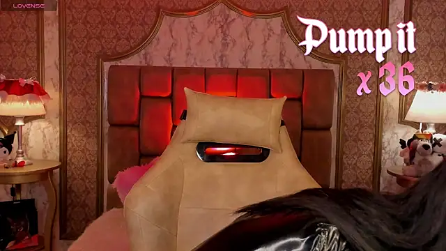 SoffiQueen online show from 11-08-25, 03:37