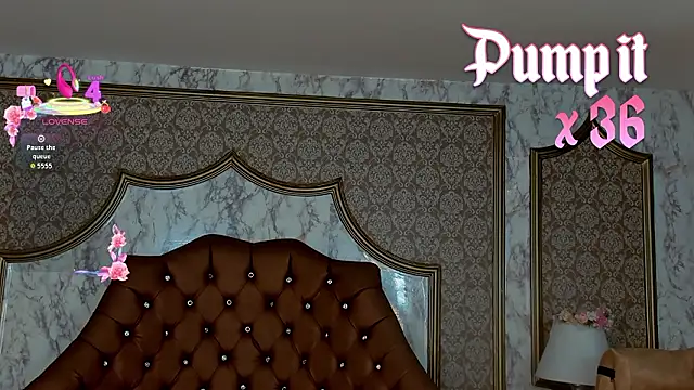 SoffiQueen online show from 02-12-26, 01:22