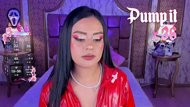 SoffiQueen online show from 11-06-25, 05:28