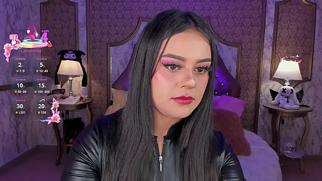 Snapshot of SoffiQueen chatting on 04-23-26, 02:51 SoffiQueen online show from 04-23-26, 02:51