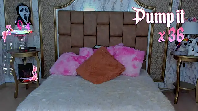 SoffiQueen online show from 10-28-25, 04:50