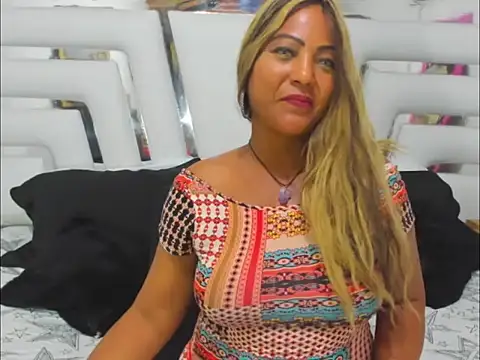 SaraaJhons online show from 11-21-25, 07:35