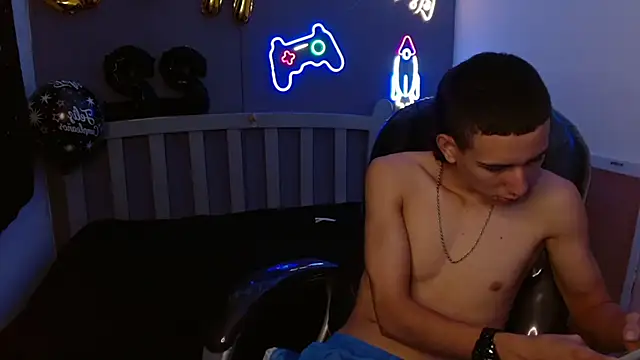 JackSwan18 online show from 01-04-25, 04:11