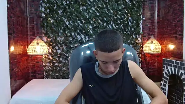 JackSwan18 online show from 12-23-24, 01:45