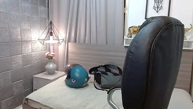 JackSwan18 online show from 12-21-25, 07:04