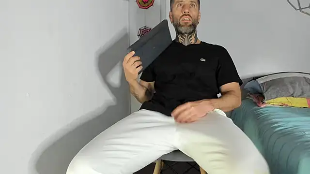 Snapshot of Antoniohot2024 chatting on 02-25-25, 03:09 Antoniohot2024 online show from 02-25-25, 03:09