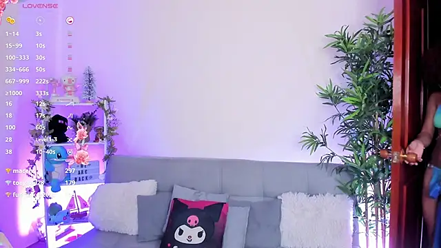 Snapshot of natty_romanof_18 chatting on 03-14-25, 03:36 natty romanof 18 online show from 03-14-25, 03:36