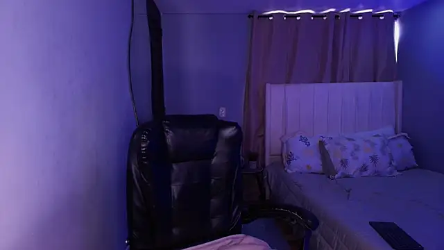 Shenoa1 online show from 11-27-25, 01:11