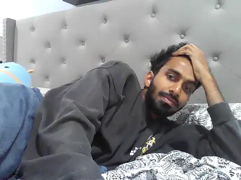 skinny  boy   online show from 10-13-25, 05:47