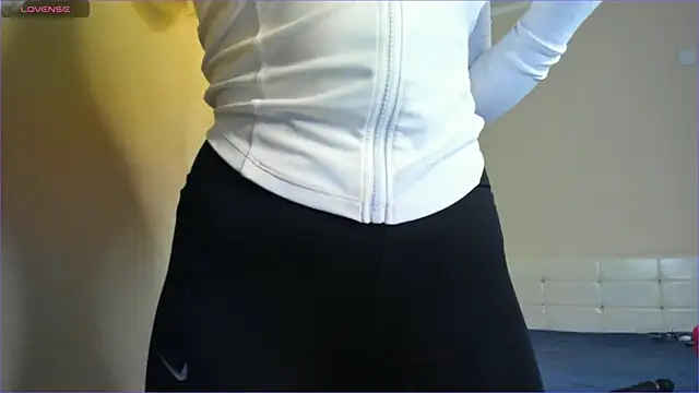 Mia Meow  online show from 03-08-25, 12:41