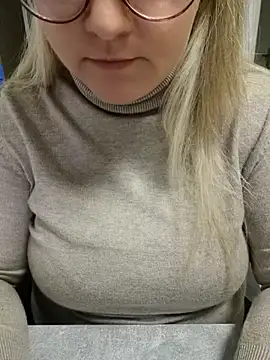 queenpeachi online show from 02-20-25, 05:33