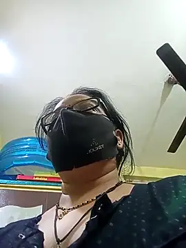 Snapshot of heenage chatting on 03-01-25, 04:33 heenage online show from 03-01-25, 04:33