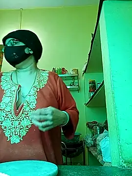 heenage online show from 12-23-25, 05:29