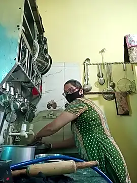 heenage online show from 02-26-26, 09:20