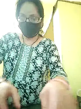 Snapshot of heenage chatting on 02-25-25, 12:38 heenage online show from 02-25-25, 12:38