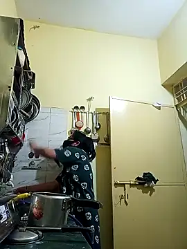 Snapshot of heenage chatting on 03-20-25, 02:53 heenage online show from 03-20-25, 02:53