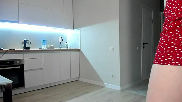 Emma Flin online show from 11-25-25, 04:13