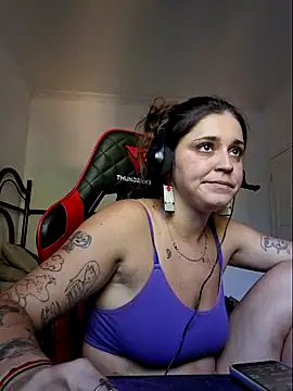 luuhcat09 online show from 10-24-25, 06:18