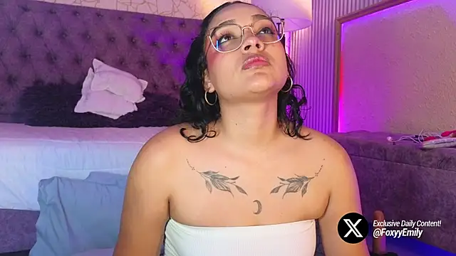 Snapshot of EMILYY_FOXY chatting on 07-19-26, 06:59 EMILYY FOXY online show from 07-19-26, 06:59