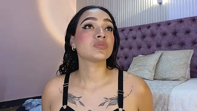 EMILYY FOXY online show from 10-06-25, 07:58