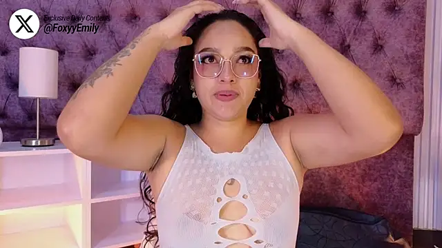 Snapshot of EMILYY_FOXY chatting on 05-21-26, 08:06 EMILYY FOXY online show from 05-21-26, 08:06