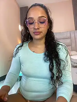 Snapshot of EMILYY_FOXY chatting on 06-08-26, 07:03 EMILYY FOXY online show from 06-08-26, 07:03