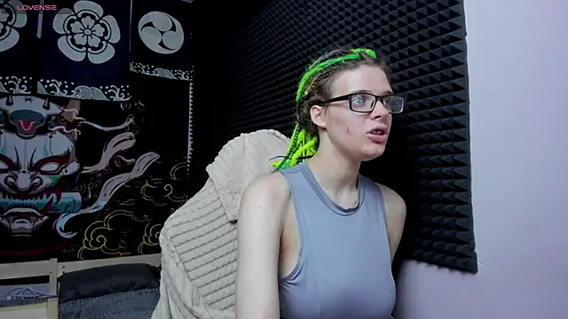 Snapshot of KIKI_Krash chatting on 09-16-25, 10:49 KIKI Krash online show from 09-16-25, 10:49