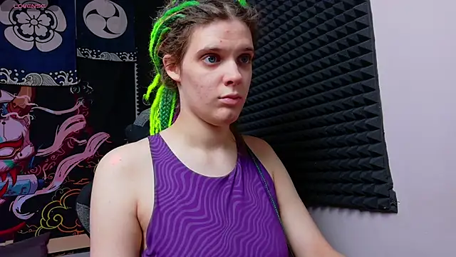 KIKI Krash online show from 11-28-25, 10:04