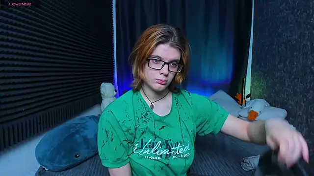 Snapshot of KIKI_Krash chatting on 02-28-25, 03:15 KIKI Krash online show from 02-28-25, 03:15